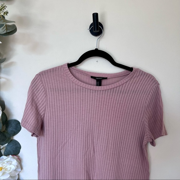 🤍 Forever 21 T-Shirt - Picture 3 of 7